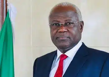 Tentative de coup d’État en Sierra Leone : l’ex président Ernest Bai Koroma inculpé