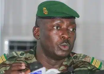 Général Amara aux sinistrés de Kaloum : « Donnez nous le temps»