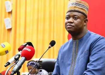 Charles Wright met en garde le PM : “Toute insistance… serait constitutive d’infraction à la loi pénale”