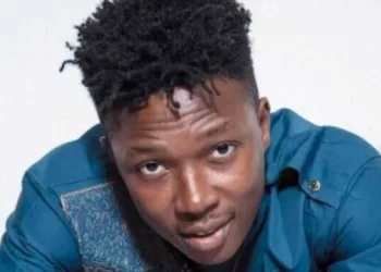 Partis au concert de Koumba Gawlo Seck à Dakar, Soûl Bangs son épouse “retenus” par la police sénégalaise