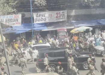 Kaloum : Général Mamadi Doumbouya fait une parade et tait les rumeurs
