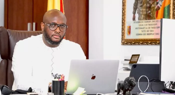 Décret : Amadou Doumbouya, DG de la SONAP, et son adjointe limogés