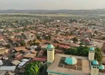 Enjeux de l’urbanisation accélérée à Kankan : spéculations, conflits fonciers et impacts Socio-Économiques