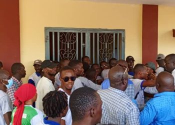 Affaire diplômes à l’université de Sonfonia : les étudiants en colère contre le recteur