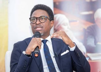 Banjul : le Ministre Alpha Bacar partage les initiatives de la Guinée pour promouvoir la publication scientifique en Afrique