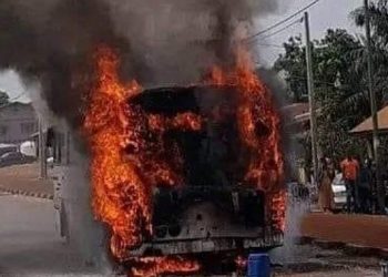 Coyah : un bus scolaire prend feu, le pire évité de justesse