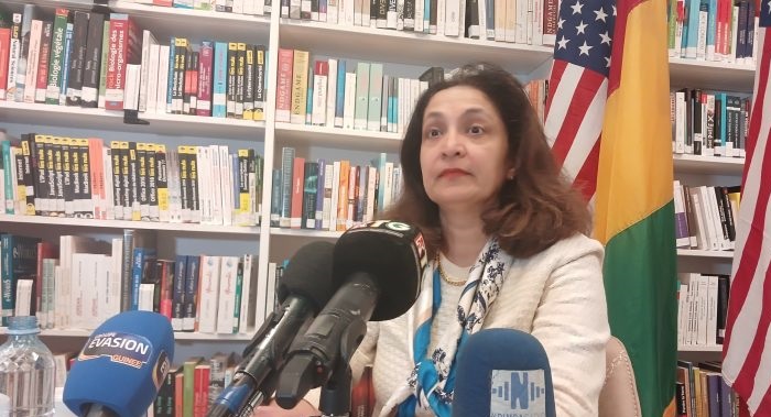 Uzra Zeya aux autorités guinéennes : “Veillez à ce que les journalistes puissent informer librement …”