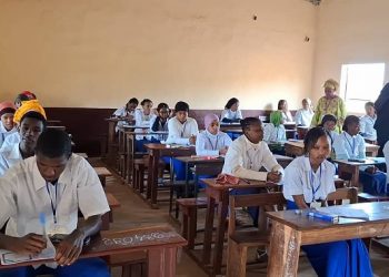 Fraude au Bac : 205 téléphones saisis à Siguiri et plusieurs éliminations de candidats et surveillants