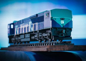 Projet Simandou : signature d’un contrat de 277 millions USD pour la commande de locomotives