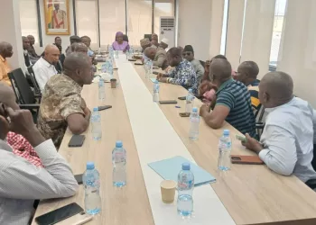 Une grève des transporteurs paralyse Conakry : des négociations en cours au ministère des Transports