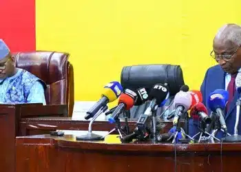 Réformes fiscales, passeports express : des recommandations pour booster l’économie guinéenne