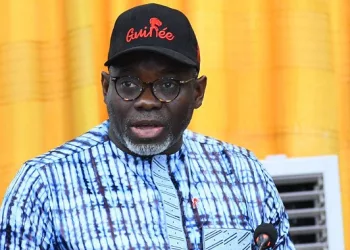 Controverse autour d’un prêt de 2 milliards USD : le ministre s’explique devant le CNT