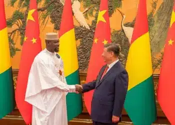 Rencontre entre Xi Jinping et Mamadi Doumbouya : un pas important pour les relations Sino-Guinéennes