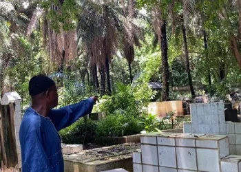 Le cimetière de Cameroun saturé : “Il n’y a plus de place”, témoigne l’administrateur