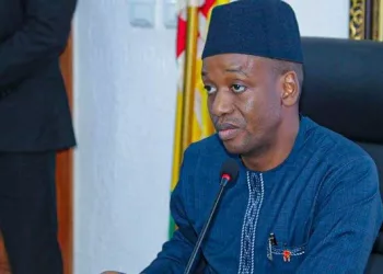 Projets routiers : le ministre des Infrastructures menace de résilier les contrats des entreprises défaillantes