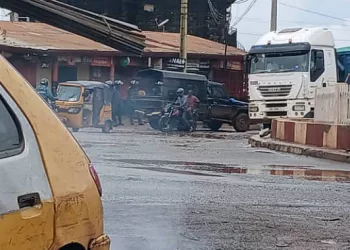 Manifestations des Forces vives : un premier accrochage entre jeunes et force de l’ordre sur l’Axe