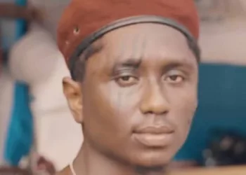 Straiker alerte le général Doumbouya sur les dangers d’une candidature à la présidence