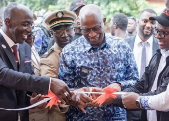 Boké : le ministre Bacar Barry inaugure de nouvelles infrastructures de l’Institut Supérieur des Mines et de Géologie