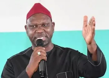 Candidature de Doumbouya : “Il doit clarifier sa position”, selon A. Bah