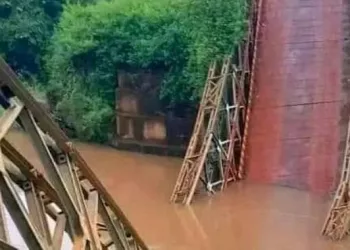 Haute Guinée : effondrement du pont sur la rivière Frandou reliant Kankan à Kérouané