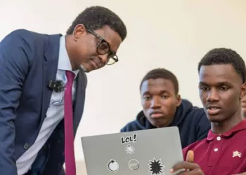 Rentrée universitaire :  le ministre Alpha Bacar Barry s’assure de la reprise effective des cours