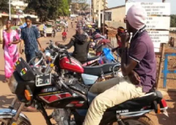 Sécurité routière : interdiction du port de cagoule pour les conducteurs de taxi-motos