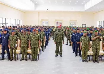 Armée : la “Croix de guerre” décernée à des officiers, dont Balla Samoura et Amara Camara