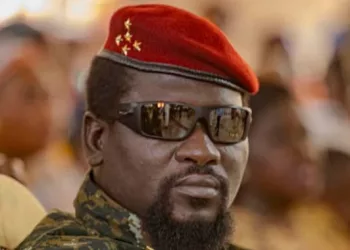 Élections 2025 : promesse sincère ou stratégie dilatoire ?