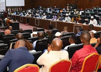 Protection sociale des travailleurs migrants :  les conseillers nationaux adoptent deux textes majeurs