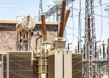 Afrique : un plan de 50 milliards USD pour raccorder 300 millions de personnes à l’électricité d’ici 2030