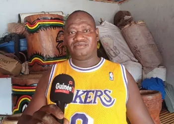 Mohamed Diakité, maître tambourinier : “L’avenir du djembé est menacé en Guinée”