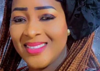 Mama Ambiance : une étoile du théâtre guinéen entre succès et regrets