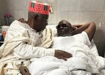 Maison centrale de Conakry : “Kassory ne reçoit aucun soin”, selon sa défense