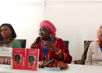 Littérature : Hadja Zeinab Koumanthio Diallo dénonce l’excision dans son nouveau roman
