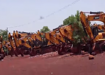 Lutte contre l’orpaillage illégal : des machines saisies à Siguiri et Mandiana remises à l’armée guinéenne