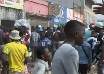 Violences en Angola : “Même la porte des toilettes a été emportée par les manifestants”, témoigne un Guinéen victime de pillage