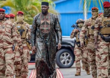 Guinée : l’Union africaine  alerte sur les “dérives autoritaires” après la suspension des partis politiques