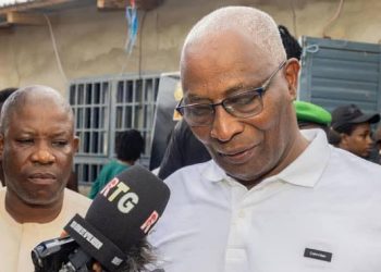 Référendum du 21 septembre : “92 % des cartes d’électeur retirées”, selon Bah Oury