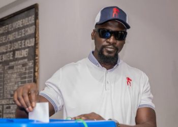 Référendum : le président Mamadi Doumbouya accomplit son devoir civique à Boulbinet