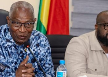 Référendum : les autorités saluent un “scrutin apaisé et une participation massive”