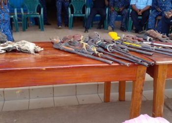 N’Zérékoré : 23 individus interpellés, armes et chanvre indien saisis