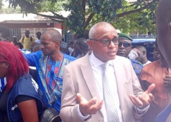 Sit-in des enseignants contractuels : le ministre Jean Paul Cédy appelle au dialogue et à la concertation