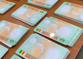 Gratuité de la carte d’identité nationale : le CNT monte au créneau et interpelle le ministre Bachir Diallo