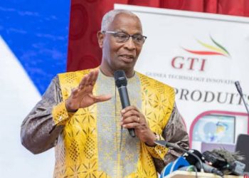 Guinée : Bah Oury veut tourner la page de “l’obligation” d’envoyer les enfants étudier à l’étranger