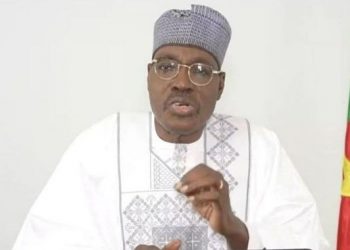 Cameroun : Issa Tchiroma lance un avertissement à Paul Biya