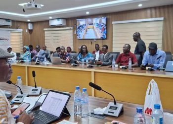 Gouvernement–enseignants : 22 h 50, négociations en cours, la menace de grève plane