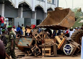 Conakry : les autorités intensifient le démantèlement des encombrants physiques des voiries