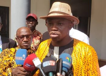 Négociations gouvernement-syndicat : spectaculaire mais futile, le coup d’éclat de Salifou Camara