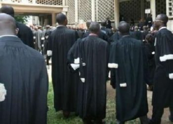 Statut non signé et arriérés de salaires : les greffiers guinéens menacent d’aller en grève