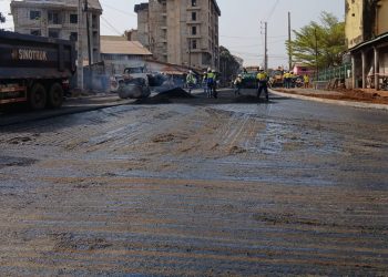 Réhabilitation des voiries à Conakry : AGEROUTE accélère les travaux et promet des routes durables